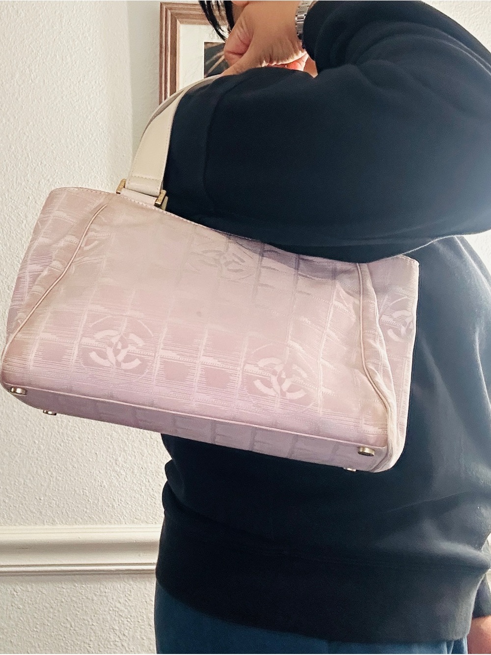 CHANEL travel line shoulder bag with COA - Picture 13 of 17